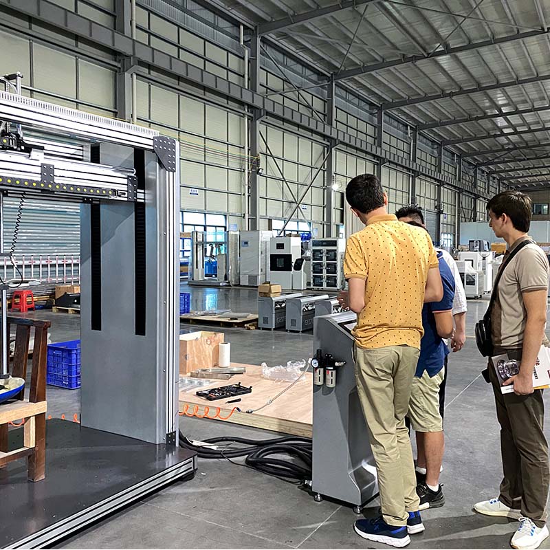 Una visita di successo: un cliente dell'Uzbekistan esplora GESTER